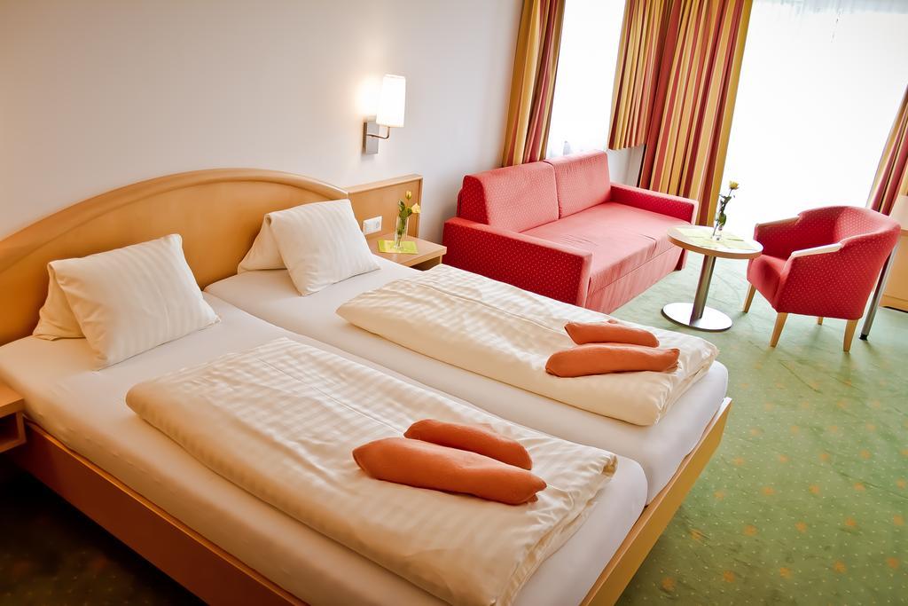 Der Thomashof Hotel Sankt Jakob im Rosental Ngoại thất bức ảnh